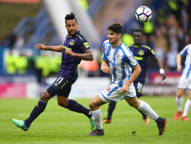 中形成更紧 中形成更紧